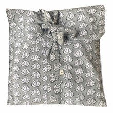 Carica l'immagine nel visualizzatore di Gallery, Pigiama Lotus