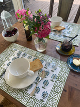 Carica l'immagine nel visualizzatore di Gallery, Tovagliette Palmette