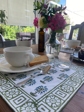 Carica l'immagine nel visualizzatore di Gallery, Tovagliette Palmette