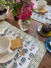 Carica l'immagine nel visualizzatore di Gallery, Tovagliette Palmette