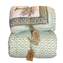 Carica l'immagine nel visualizzatore di Gallery, Trapunta Green Palm Trees