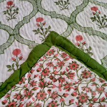 Carica l'immagine nel visualizzatore di Gallery, Trapunta Zynnia