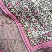 Carica l'immagine nel visualizzatore di Gallery, Trapunta Paradise Birds