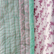 Carica l'immagine nel visualizzatore di Gallery, Trapunta Flamingos