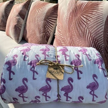 Carica l'immagine nel visualizzatore di Gallery, Trapunta Flamingos