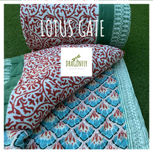 Carica l'immagine nel visualizzatore di Gallery, Trapunta Lotus Gate red