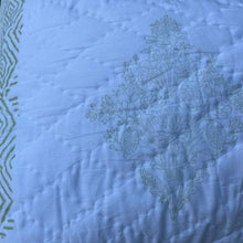 Carica l'immagine nel visualizzatore di Gallery, Fodera cuscino da letto Green Matrix