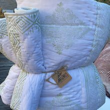 Carica l'immagine nel visualizzatore di Gallery, Fodera cuscino da letto Green Matrix