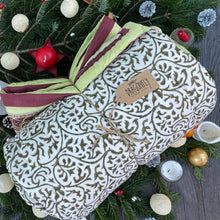 Carica l'immagine nel visualizzatore di Gallery, Trapunta Peacock Feathers