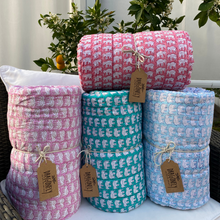 Carica l'immagine nel visualizzatore di Gallery, Trapunta baby Rainbow Elephants