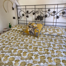 Carica l'immagine nel visualizzatore di Gallery, Trapunta Desert Rose