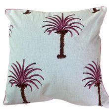 Carica l'immagine nel visualizzatore di Gallery, Fodera cuscino da letto/decorativo Pink Palm Trees
