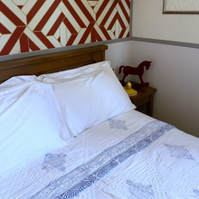 Carica l'immagine nel visualizzatore di Gallery, Trapunta Blue Matrix