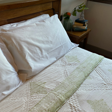 Carica l'immagine nel visualizzatore di Gallery, Trapunta Green Matrix