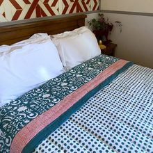 Carica l'immagine nel visualizzatore di Gallery, Trapunta Petroleum