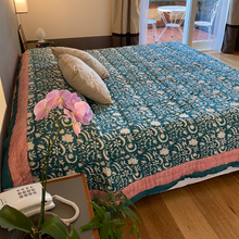 Carica l'immagine nel visualizzatore di Gallery, Trapunta Petroleum