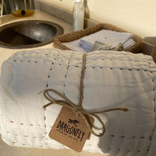 Carica l'immagine nel visualizzatore di Gallery, Trapunta Horizontal Stitches