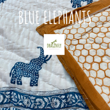 Carica l'immagine nel visualizzatore di Gallery, Trapunta Blue Elephants