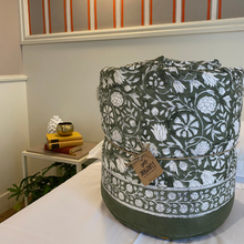 Carica l'immagine nel visualizzatore di Gallery, Trapunta Flowery Hive