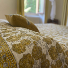 Carica l'immagine nel visualizzatore di Gallery, Trapunta Desert Rose