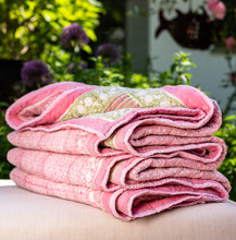 Carica l'immagine nel visualizzatore di Gallery, Trapunta Barbie