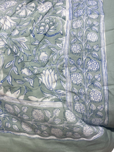 Load image into Gallery viewer, Trapunta Flowery Hive new
