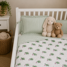 Load image into Gallery viewer, Fish&amp;Bubbles baby quilt
