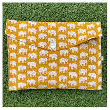 Load image into Gallery viewer, Pajamas Multicolor Elephants and Camels
